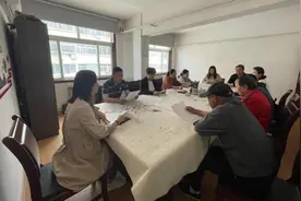 古槐街道新阶层人士参与社区治理，为社区“出谋划策”图片