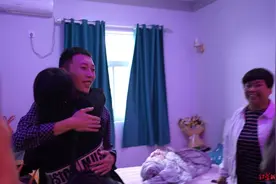 “大学生掏鸟案”当事人闫啸天出狱回家：我一定要成为一个感恩社会的人图片