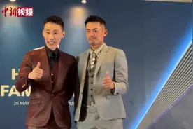 林丹正式进入名人堂，和老对手李宗伟一起图片
