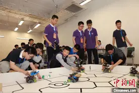 重庆市青少年机器人竞赛开赛 619支代表队展开竞技图片