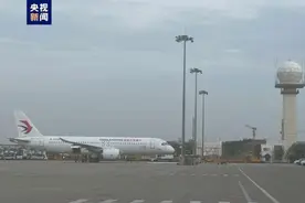 刚刚，C919顺利起飞，载入史册！图片