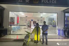 穿上同款衣服，小伙模仿他人“炫”车技，遭多人举报！图片