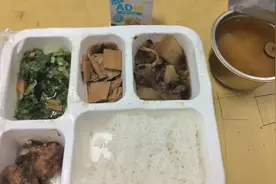 丽水青田实验小学15元午餐被质疑不达标，教育局：约谈配餐公司视频封面