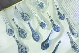 勺华似水 匙光如银 古老的勺子饱含人间烟火 也承载着历史图片