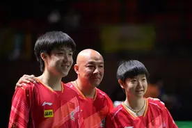 世乒赛不只有中国包揽五金，这位来自上海体院的国际裁判，展现“冠军级”风采图片