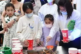 上海又多一个夜市！老字号点心、烧烤小龙虾……东北角有“大学路”，沪南有“大学城”图片