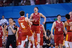 北大八强赛1分胜清华，朱芳雨赞对抗强度不亚于CBA图片