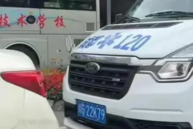 律师解读“司机因等红灯未让行救护车”图片