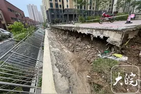 合肥一小区发生惊险一幕！所幸……图片