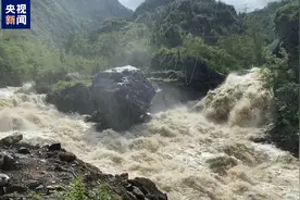 重庆多区县暴雨 15条中小河流出现1~7米涨水过程图片