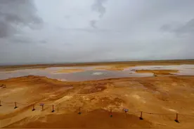 “恶魔之眼”艾肯泉是如何被发现的？走进青海海西茫崖图片