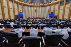 有法可依！未成年人游泳无成年人陪同可实施劝离图片