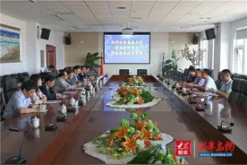 青岛大学附属医院院长李环廷一行到青岛滨海学院附属医院指导交流图片