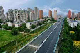 城发投集团槐安路高架桥(西二环—西三环)、学府路跨太平河桥、新华路（西二环—西三环）3条城市主干路主路建成通车图片