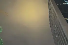 深夜十点，余杭上空惊现“太阳”！女子拍下罕见一幕：这辈子都没见过！图片