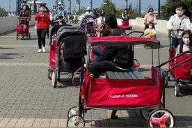 上海迪士尼将禁止“带娃神器”野营车进入！客服称需付费寄存图片