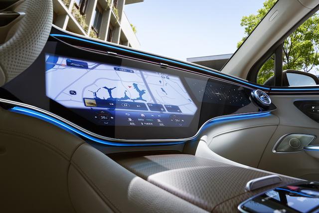 EQE纯电SUV自降身价 奔驰EQ硬起来了？