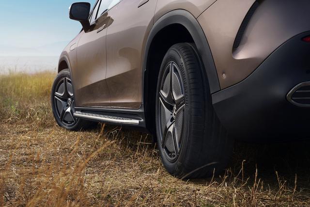 EQE纯电SUV自降身价 奔驰EQ硬起来了？