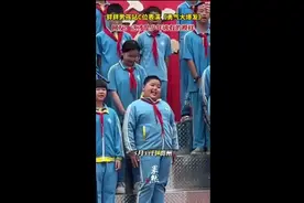 胖胖男孩站C位表演《勇气大爆发》，网友：这才是少年该有的模样图片