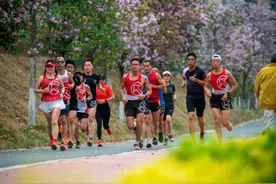 跑步热潮来袭 运动品牌如何突围图片