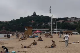果然视频|第一海水浴场今日开放！更衣室、救生瞭望塔都有新升级图片