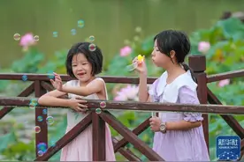 成年人热衷过“六一”？童心未泯也挺好图片