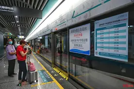 体验成都地铁18号线直达线：全程时速140km/h，34分钟准时到达天府机场站图片