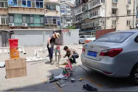 芝罘厚安社区：变废为宝！闲置场变身居民健身场图片