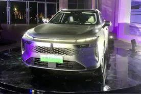 23.18万起售！魏牌新摩卡价格下沉，混动车市内卷加剧图片