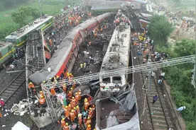 每年发生上万起事故，造成超1万人死亡，印度火车为何成“全世界最不安全”？图片