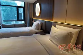 高考仪式感！西安考点周边的酒店、旗袍店、花店开始忙碌图片