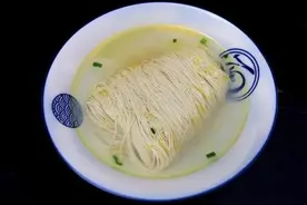 顺利出舱！返回地球第一餐他们吃这些！费俊龙：加两个煎蛋图片