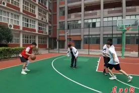 每周日，这群大学生“小老师”带着新疆学生玩“社团”图片