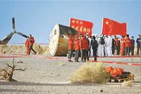 东风披晨霞 天际迎归舟——神舟十五号载人飞行任务全记录图片