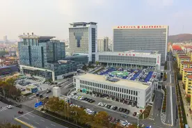 威海市中心医院：建立1700平方米的临床实践技能培训中心 保障住培医师培训质量图片