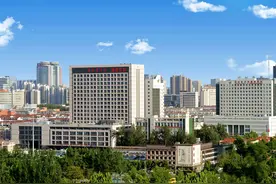 潍坊医学院附属医院：山东省首批住院医师规范化培训基地之一 师资力量雄厚图片