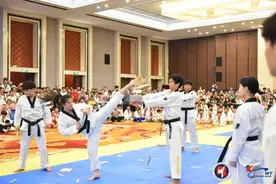 虎虎生风，四百余名跆拳道少年齐聚怀化一较高下图片