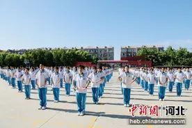 “戳脚”进校园 河北肃宁学生感受中华武术文化图片