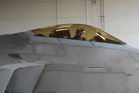 美空军将飞行员的年度奖金提高到5万美元图片