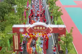 组图丨暖心送考 逐梦远航图片