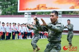 童心向党，军梦伴行！小学生“零距离”体验军营生活图片