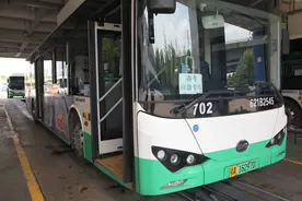 武汉公交多措并举助力高考：设置安全服务岗，缩短发车间距，车辆绕行图片