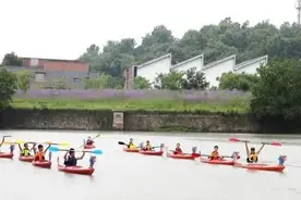 杭州十条河道开放水上运动，市民可划皮艇、赛龙舟图片