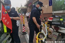 高考首日，济南一中考点，考生有序进场图片