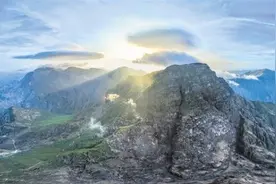 登顶曲靖最高峰——大牯牛寨峰图片