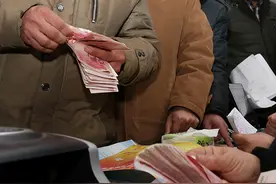 16省份公布去年平均工资，这个行业的收入亮了图片