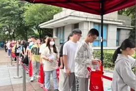 高考首日，名场面再现图片