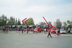 朝着梦想进发！直击2023年日照高考首日图片