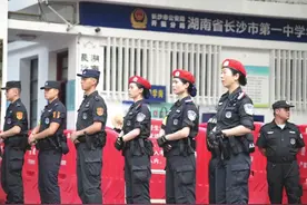再一次遇见彼此的骄傲 武警小哥护航高考偶遇高中老师图片