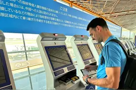 斯卡洛尼抵达北京图片